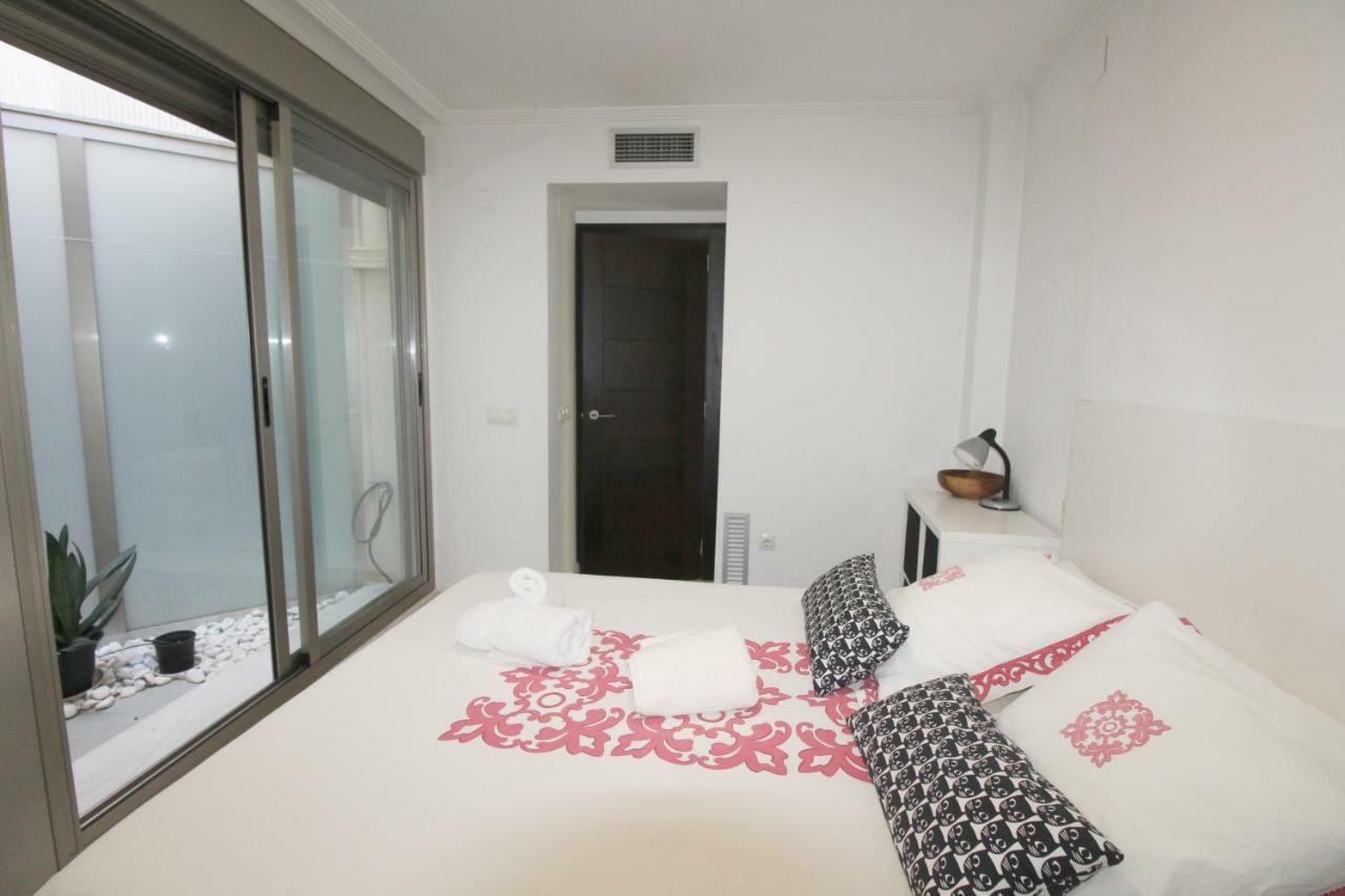 Precioso Apartamento Al Lado De Las Torres De Serrano Valencia Exterior photo