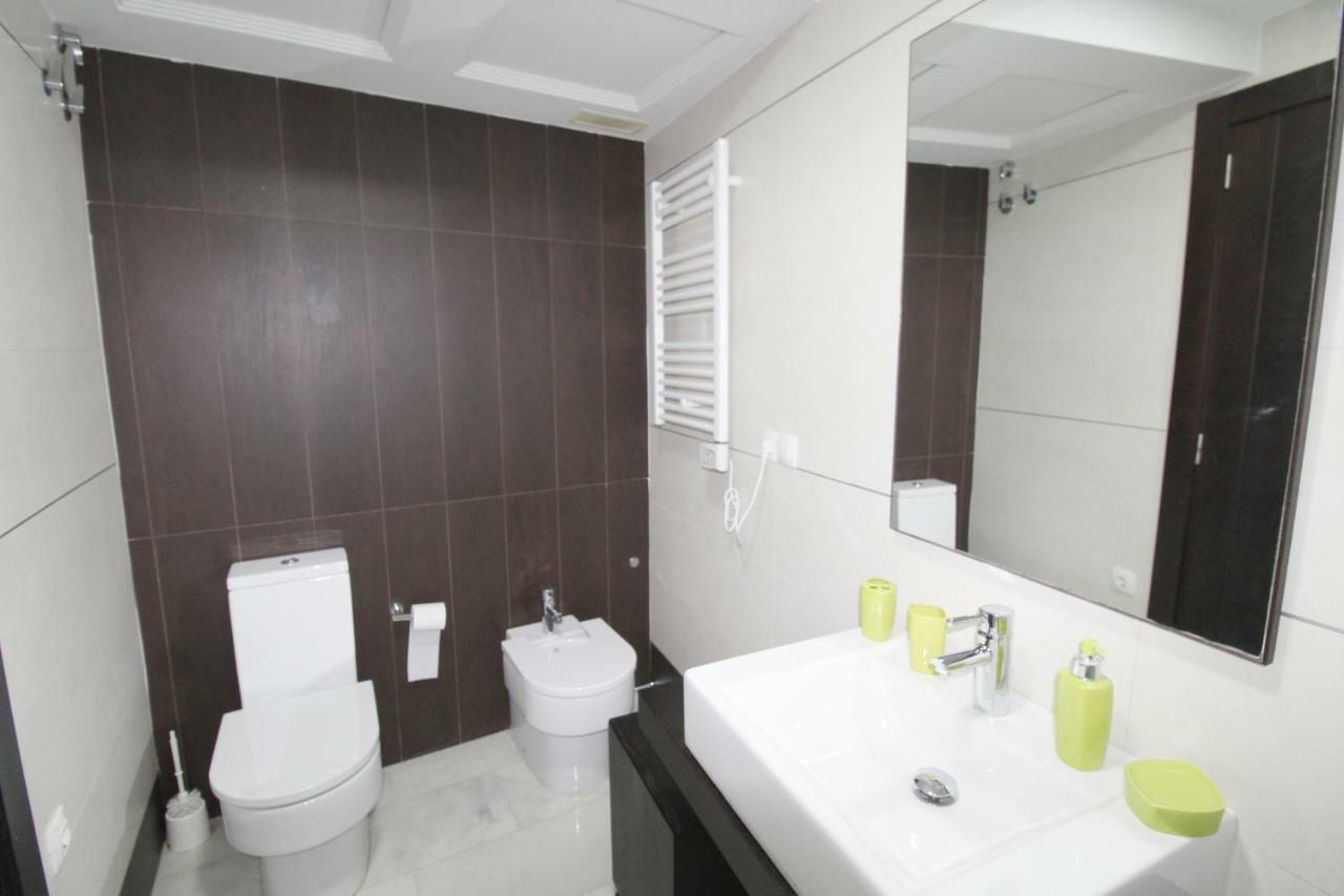 Precioso Apartamento Al Lado De Las Torres De Serrano Valencia Exterior photo