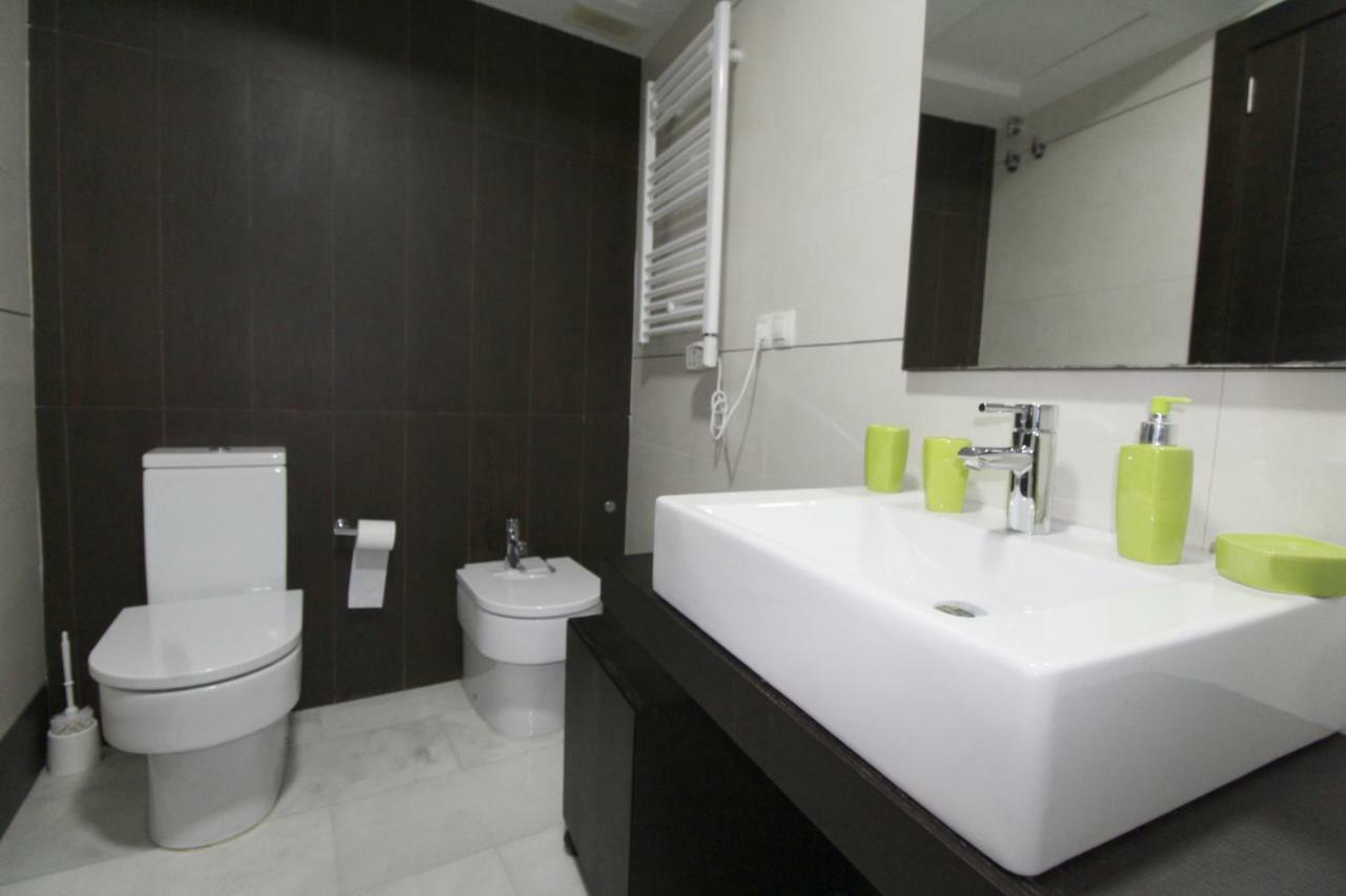 Precioso Apartamento Al Lado De Las Torres De Serrano Valencia Exterior photo